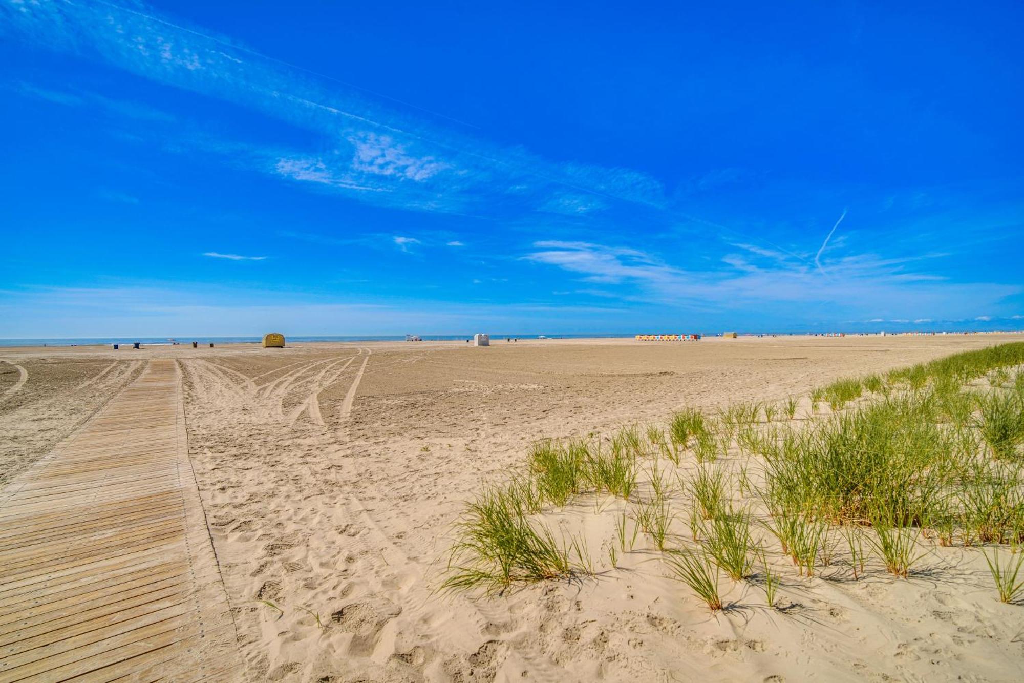Sun-Soaked Wildwood Getaway, 6 Mi To Cape May! Wildwood Crest Exterior photo