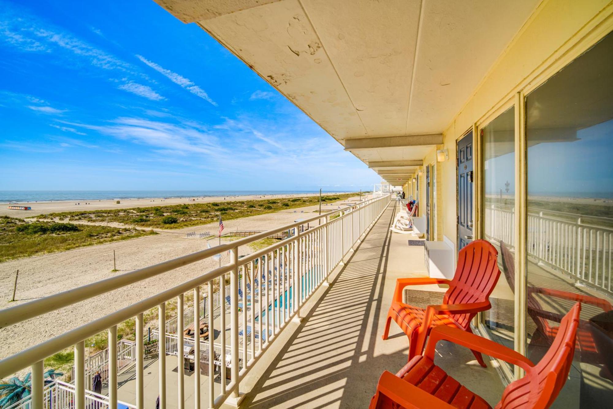 Sun-Soaked Wildwood Getaway, 6 Mi To Cape May! Wildwood Crest Exterior photo